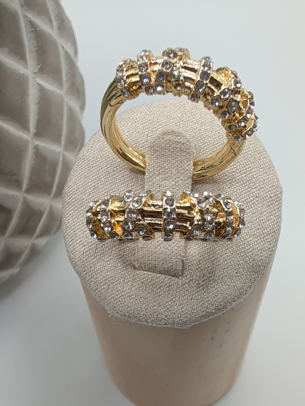 Pavé Ribbed Wrap Ring - Picture 3 of 5